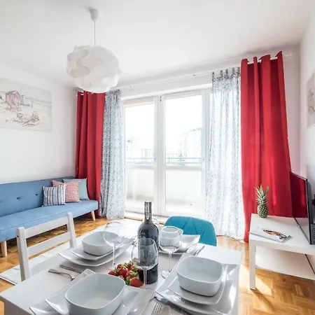 Blue Sky Apartment *